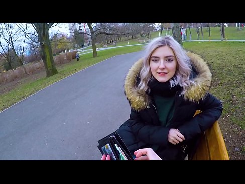 ❤️ Swallows cum panas muhrim pikeun duit - blowjob di taman ku Eva Elfie ❤️ video seks dina su.milf300com.ru